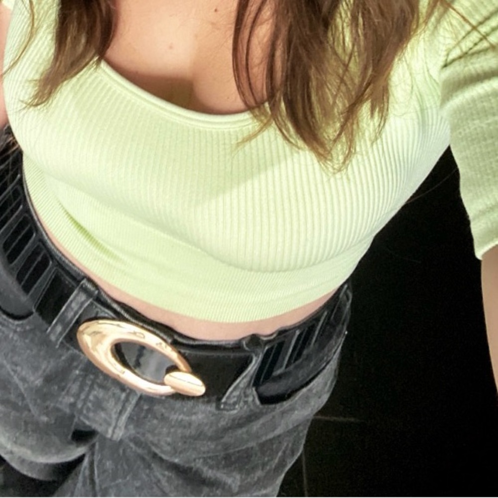 Light Green Ribbed Cropped Top - Picture 3 of 3